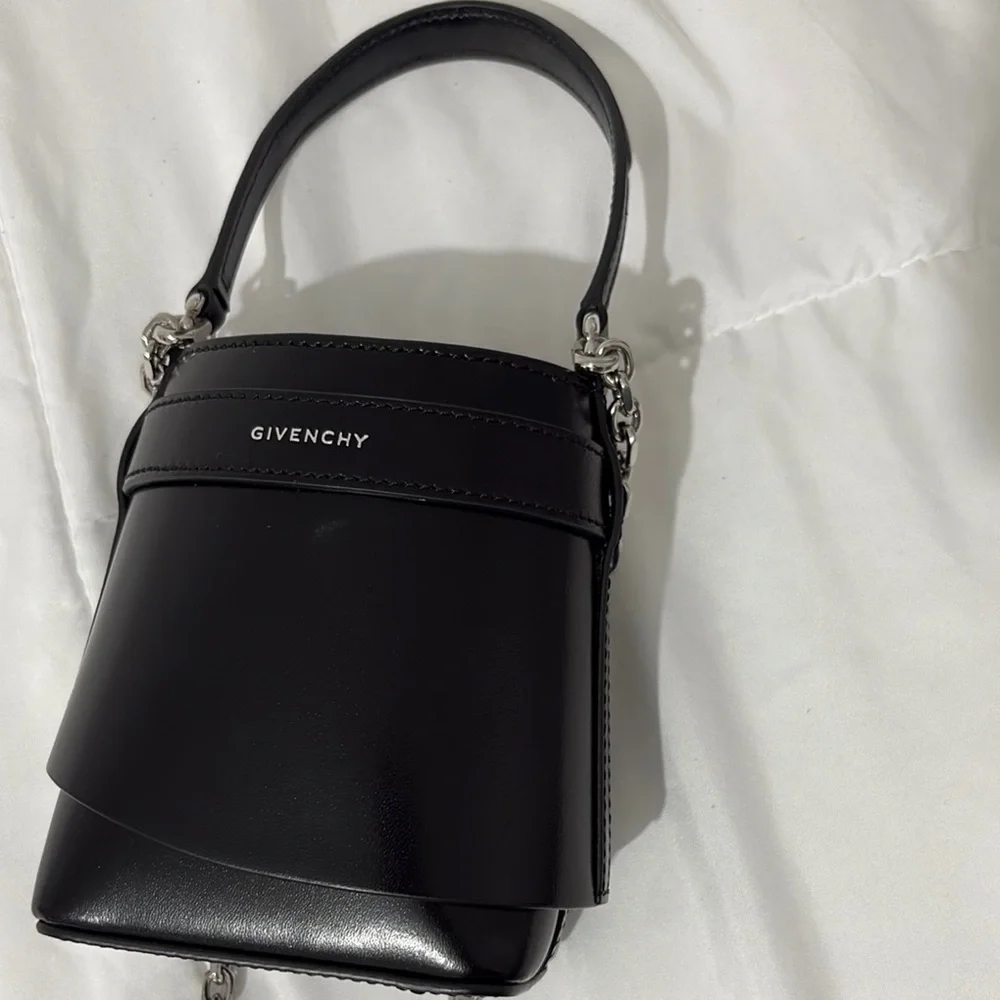 Givenchy shark Handbag - Picture 5 of 6
